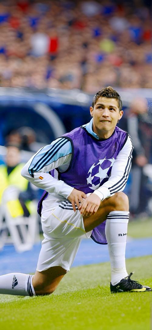 法兰克福球迷诺坎普燃放焰火投掷玻璃杯