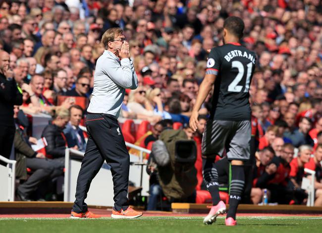 联合国难民署75周年慈善之夜在沪举行，杨扬陈露等体坛明星助阵