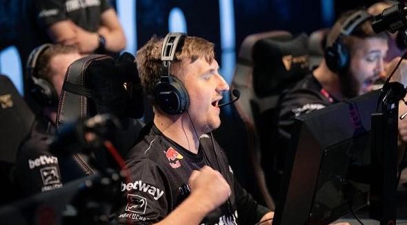 3月30日17点2023LPL春季赛季后赛即将打响，沙场逐鹿，寻龙问鼎，胜负由谁定夺！