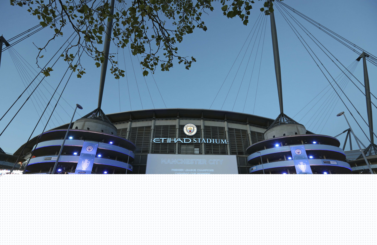 拉斯穆斯·霍伊伦(22 岁)在那不勒斯对阵尤文图斯的比赛中攻入 2 个进球！