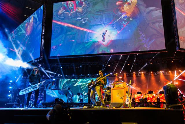 W7M 正在加强阵容，试图签下一名来自 Sharks Youngsters 的有前途的狙击手；