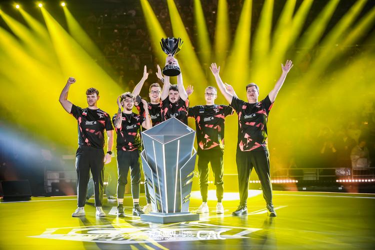 Oh My God 发布了第一阶段阵容： Heng 和 Moham 加入，队伍的上路、中路和下路三名选手保持不变